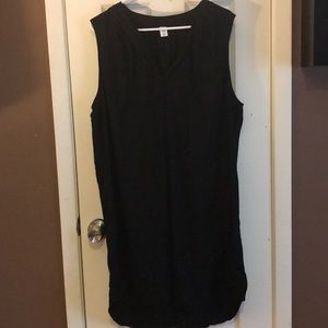 Old Navy Black Shift Dress. SZXL
